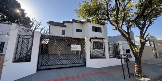 VENDE-SE CASA NO CENTRO